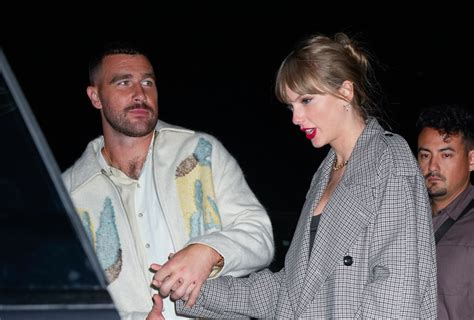 taylor swift and travis kelce moving in